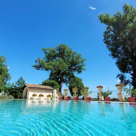 Chateau De Scandaillac 4*