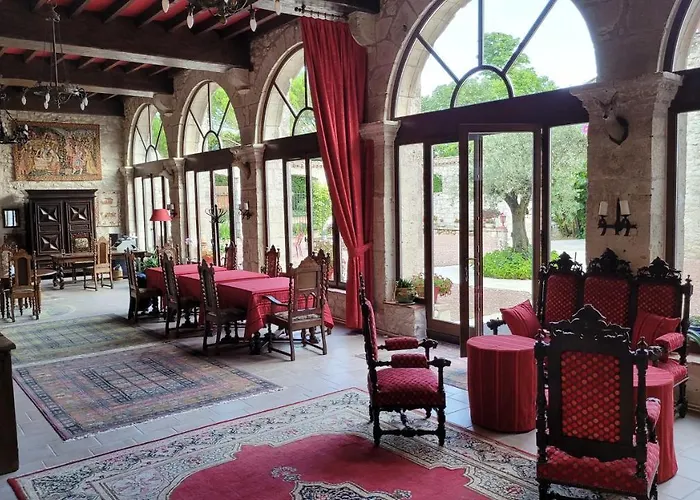 Chateau De Scandaillac Guest house